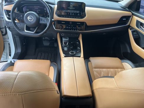 Used 2021 Nissan Rogue Platinum image 16