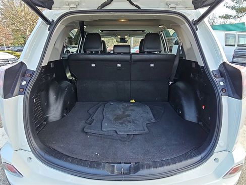 Used 2017 Toyota RAV4 Limited image 33
