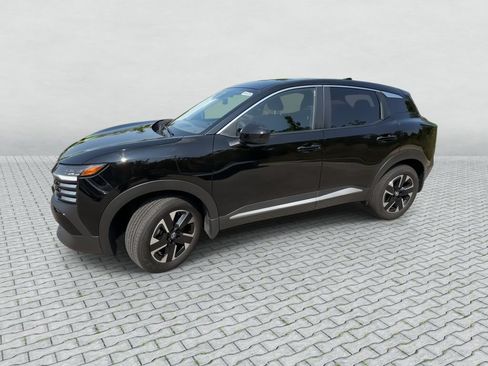 Certified 2025 Nissan Kicks SV AWD/4WD image 4
