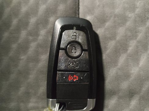 Used 2020 Ford Escape SE FWD image 32