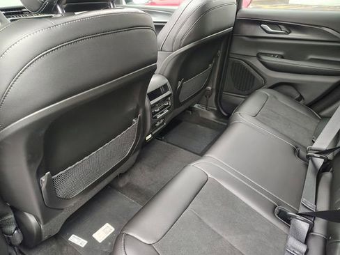 New 2025 Jeep Grand Cherokee Altitude w/ Trailer Tow Package image 30