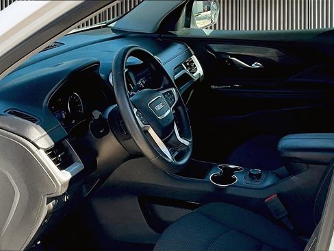 Used 2022 GMC Terrain SLE image 14