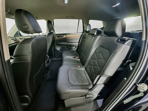 Used 2025 Volkswagen Atlas SE FWD image 28