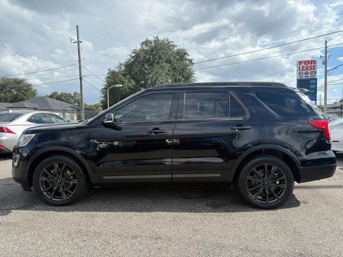 Used 2017 Ford Explorer XLT w/ Equipment Group 202A FWD image 8