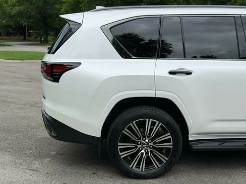 Used 2026 Lexus LX 600 4WD w/ Appearance Package image 9