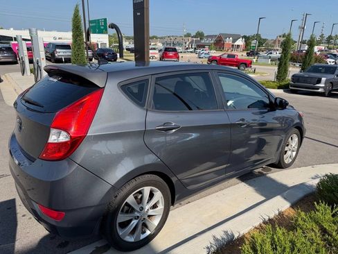 Used 2013 Hyundai Accent SE FWD image 4