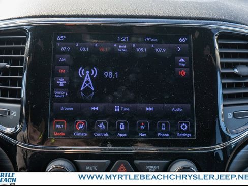 Used 2020 Jeep Grand Cherokee Laredo w/ Laredo X Package image 19