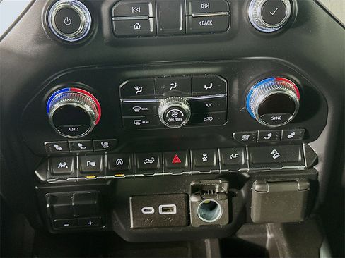 Used 2021 GMC Sierra 1500 SLT w/ SLT Premium Plus Package image 18