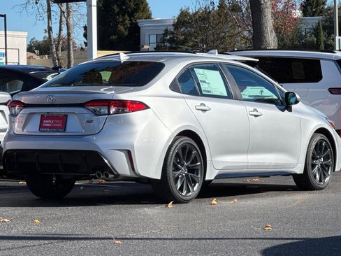 New 2026 Toyota Corolla SE image 3