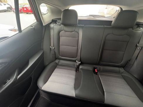 Used 2025 Chevrolet Trax LT image 37