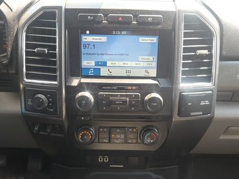 Used 2018 Ford F250 XLT w/ XLT Premium Package AWD/4WD image 25