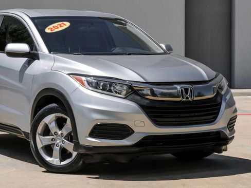 Used 2021 Honda HR-V LX image 6