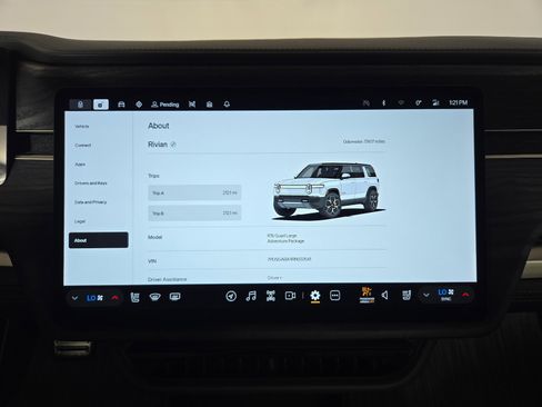 Used 2024 Rivian R1S Adventure AWD/4WD image 29