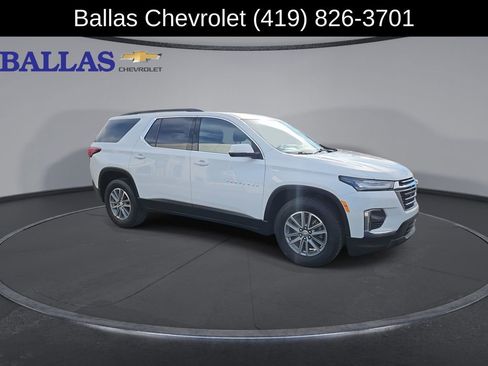 Certified 2022 Chevrolet Traverse LT image 2