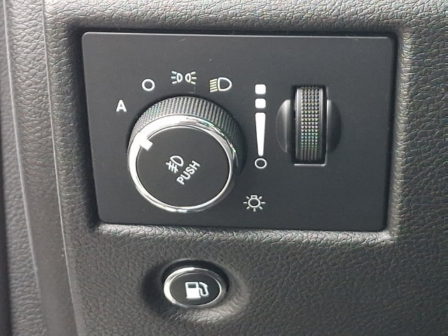 Used 2017 Jeep Grand Cherokee Limited AWD/4WD image 9