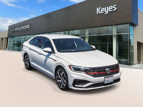 Used 2019 Volkswagen Jetta GLI FWD image 3