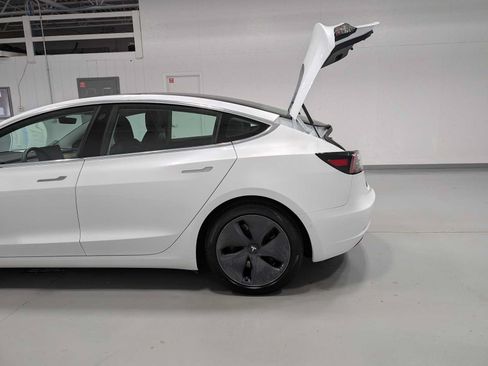 Used 2020 Tesla Model 3 Standard Range Plus RWD image 11