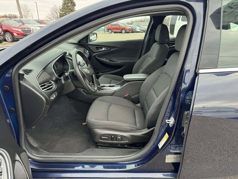 Used 2017 Chevrolet Malibu LT image 16