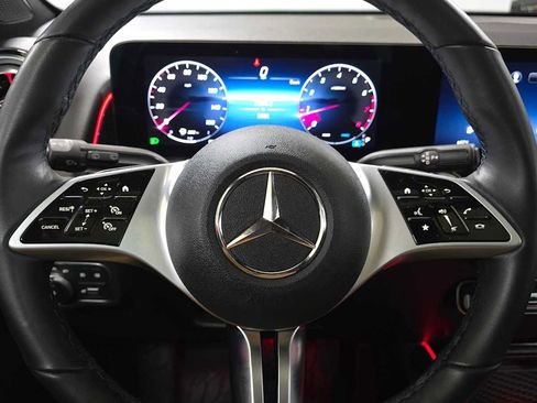 Certified 2025 Mercedes-Benz GLB 250 4MATIC image 26