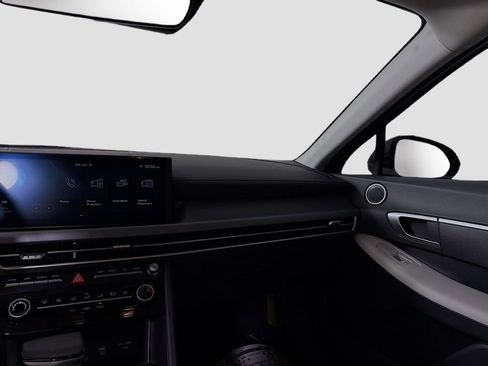 Used 2025 Hyundai Sonata SE image 25