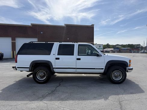 Used 1999 Chevrolet Suburban 2500 w/ Preferred Equipment Group 2 image 6