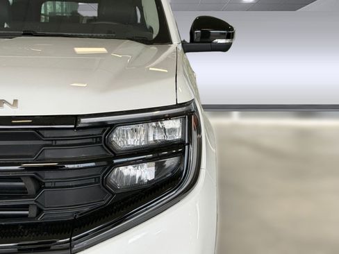 Used 2025 Ford Expedition Active image 11