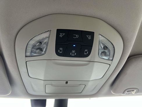 Used 2021 Chrysler Pacifica Touring-L image 31