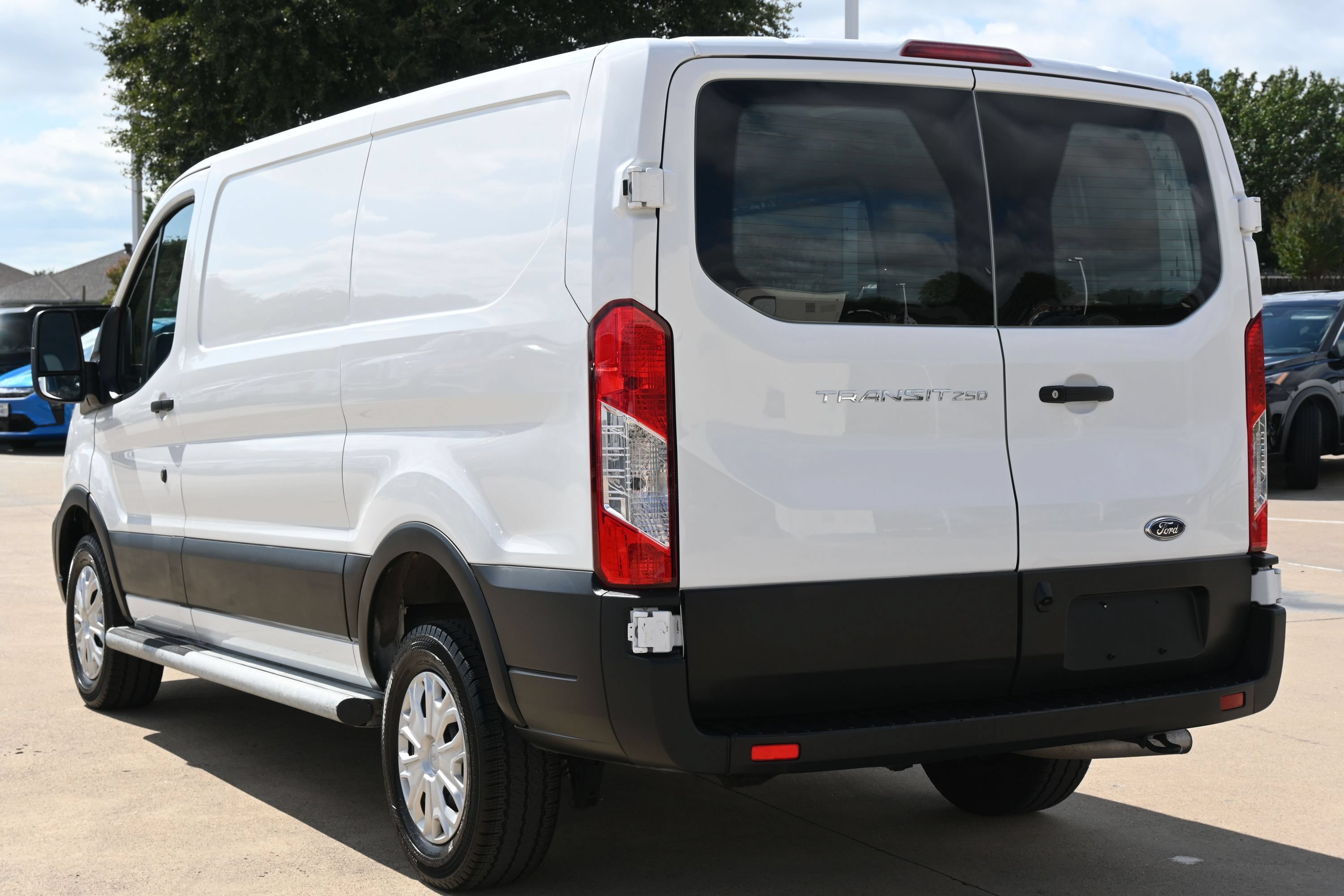 Used 2025 Ford Transit 250 Low Roof w/ Exterior Upgrade Package RWD image 6