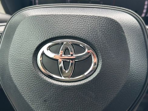 Used 2026 Toyota Corolla LE FWD image 31