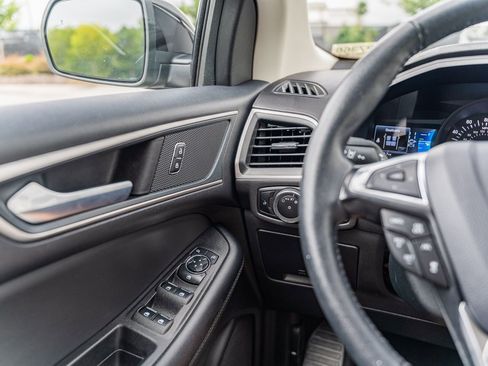 Used 2024 Ford Edge SEL image 26