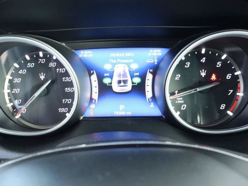 Used 2018 Maserati Levante GranLusso AWD/4WD image 18