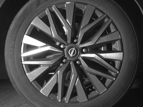 Used 2024 Nissan Altima 2.5 SV image 13