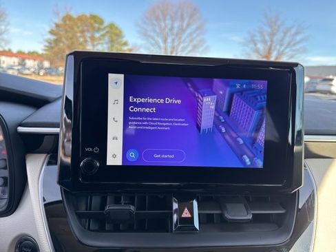 Used 2025 Toyota Corolla LE image 27