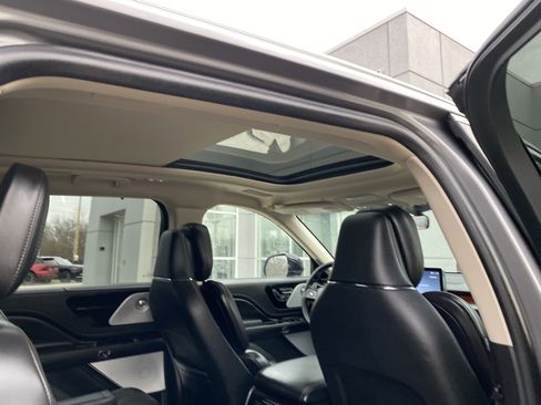 Used 2024 Lincoln Aviator Reserve w/ Equipment Group 201A image 11