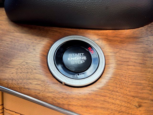 Used 2025 Jeep Grand Cherokee L Summit AWD/4WD image 31