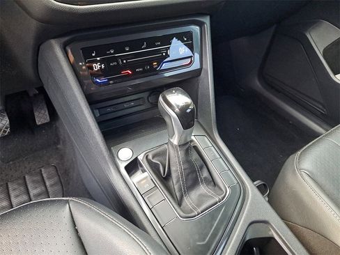 Used 2022 Volkswagen Tiguan SE image 20