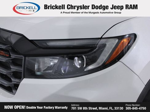 Used 2024 Nissan Pathfinder SV FWD image 25