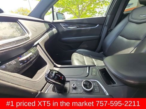 Used 2021 Cadillac XT5 Premium Luxury image 13
