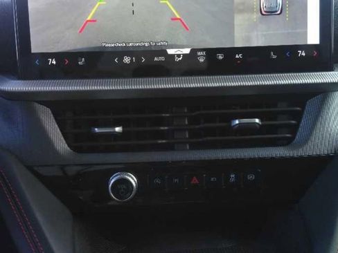 Used 2025 Ford Explorer ST-Line image 4