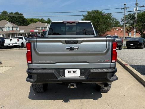 Used 2025 Chevrolet Silverado 2500 ZR2 AWD/4WD image 7