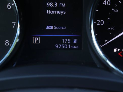 Used 2018 Nissan Rogue SV FWD image 26