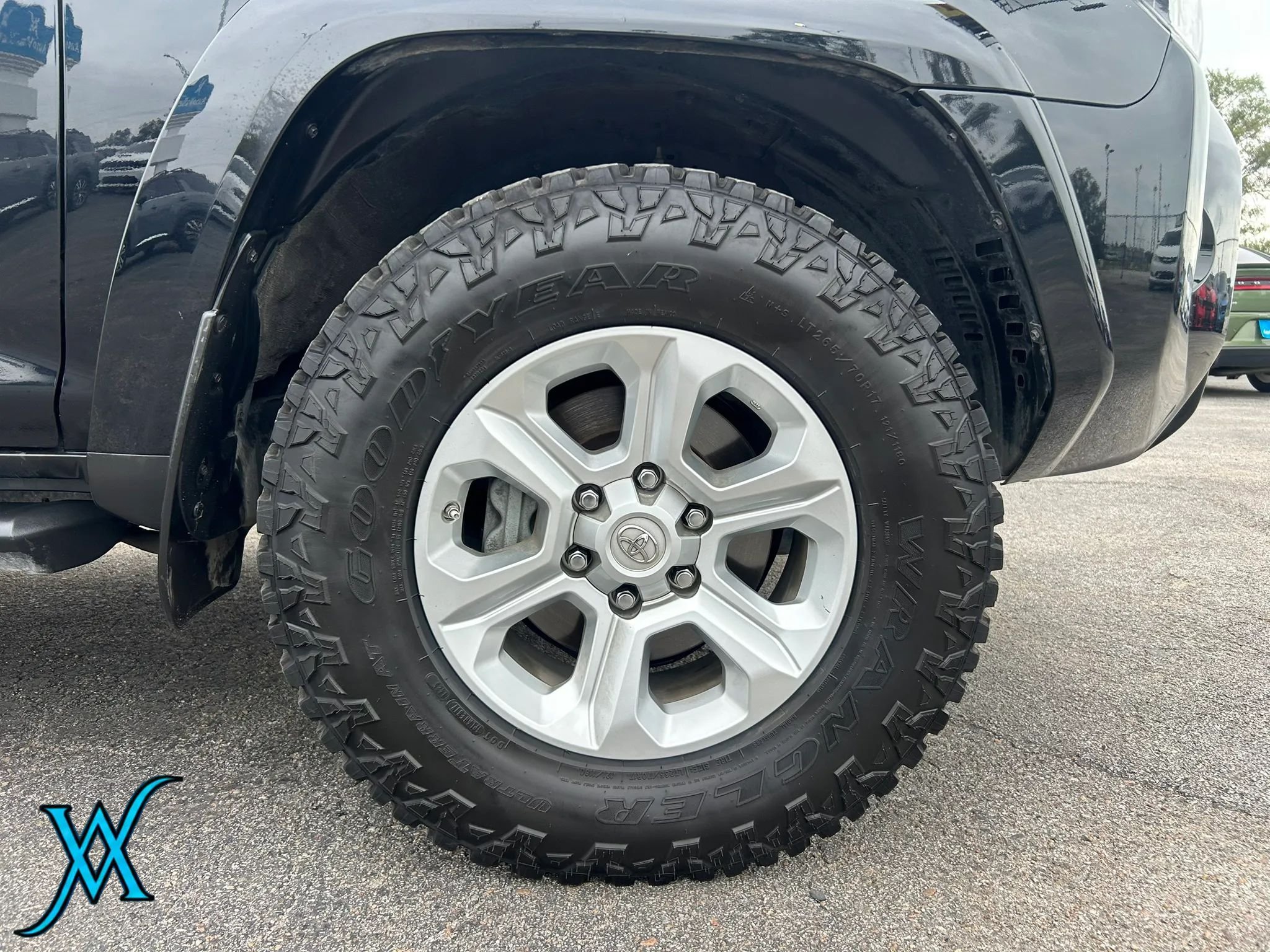 Used 2021 Toyota 4Runner SR5 Premium w/ Moonroof Package AWD/4WD image 9