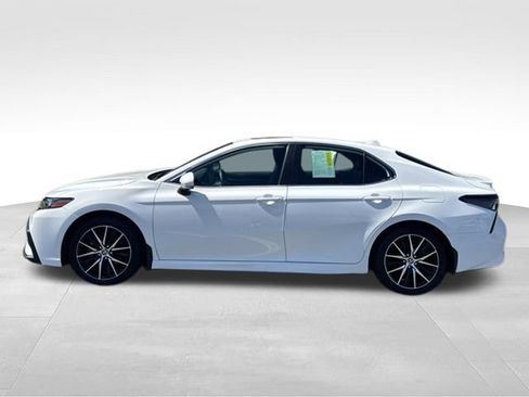 Used 2024 Toyota Camry SE w/ Cold Weather Package AWD/4WD image 2