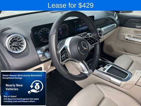 Used 2025 Mercedes-Benz GLB 250 4MATIC image 17