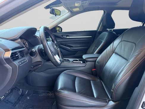 Used 2023 Nissan Altima 2.5 SR w/ SR Premium Package FWD image 17