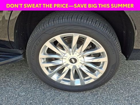 Used 2023 Cadillac Escalade Premium Luxury RWD image 9