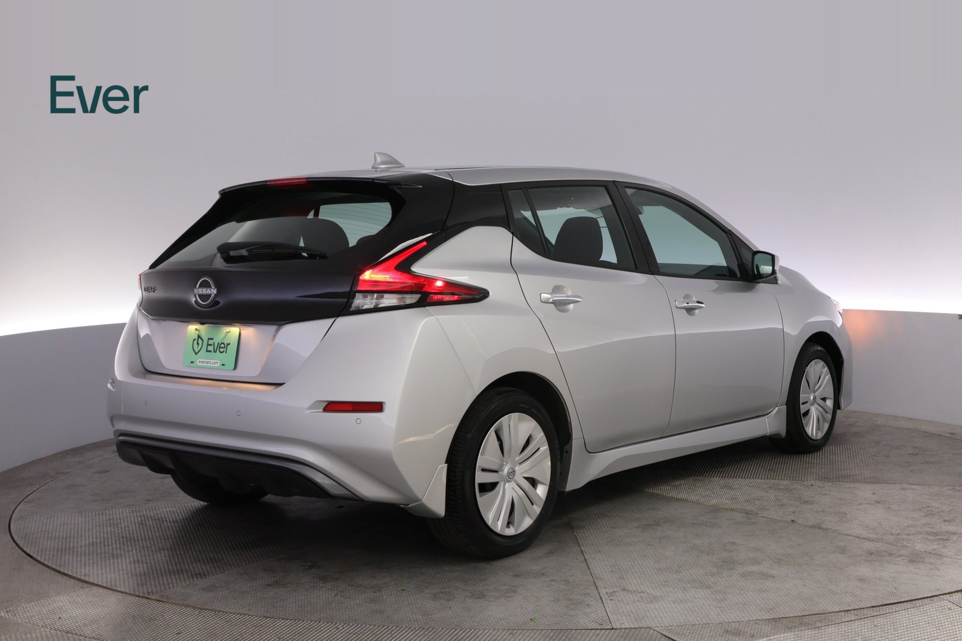 Used 2025 Nissan Leaf S FWD image 3