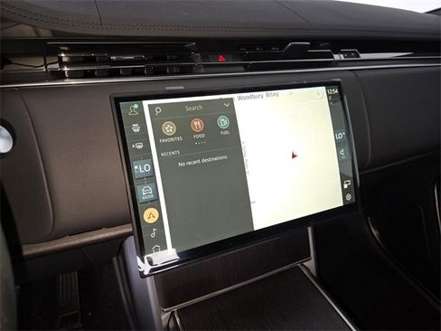 New 2026 Land Rover Range Rover Long Wheelbase SE image 22