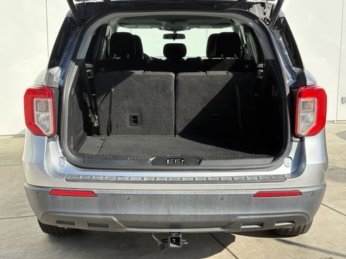 Used 2020 Ford Explorer XLT image 8