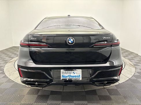Used 2026 BMW 760i xDrive w/ Executive Package AWD/4WD image 15